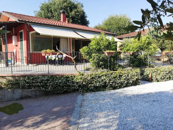 casa indipendente in vendita a Sarzana in zona Falcinello