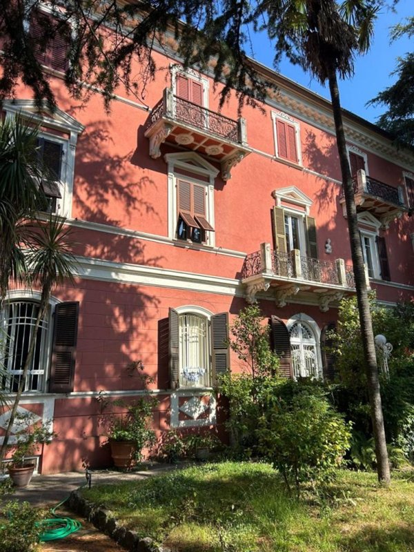 casa indipendente in vendita a Sarzana