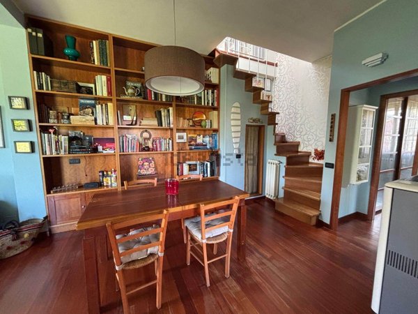 casa indipendente in vendita a Sarzana