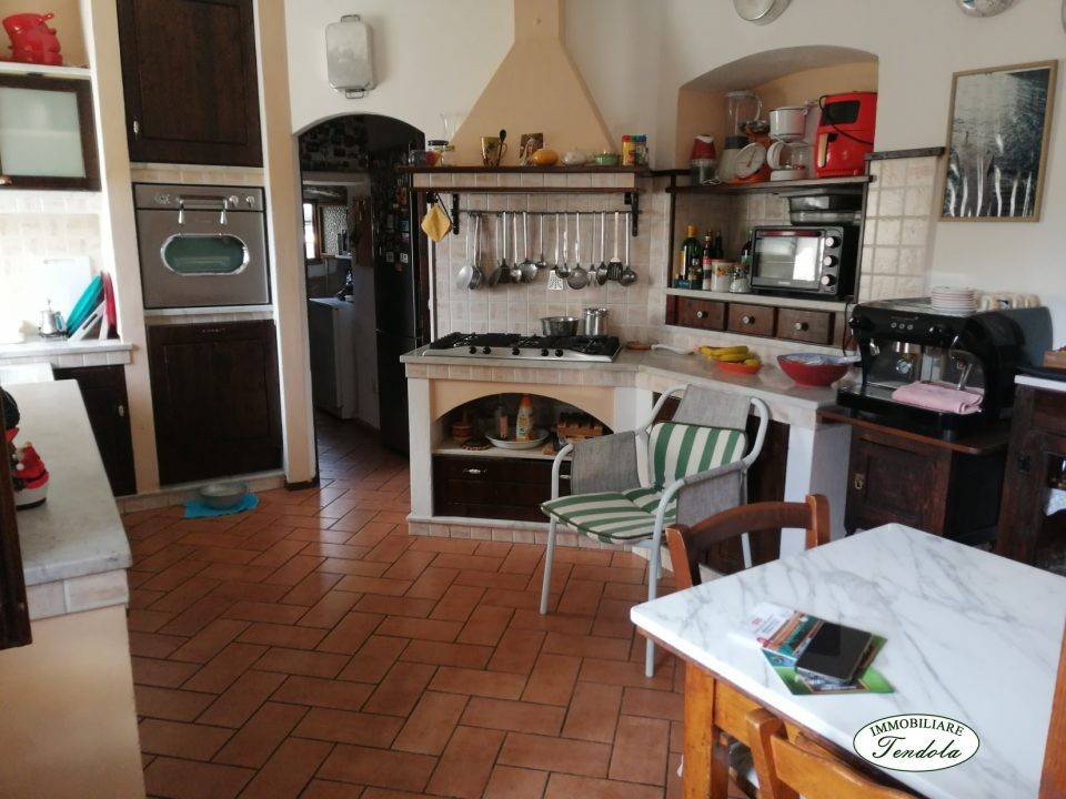 casa indipendente in vendita a Sarzana in zona Falcinello