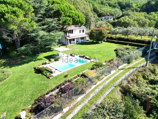 casa indipendente in vendita a Sarzana in zona Falcinello