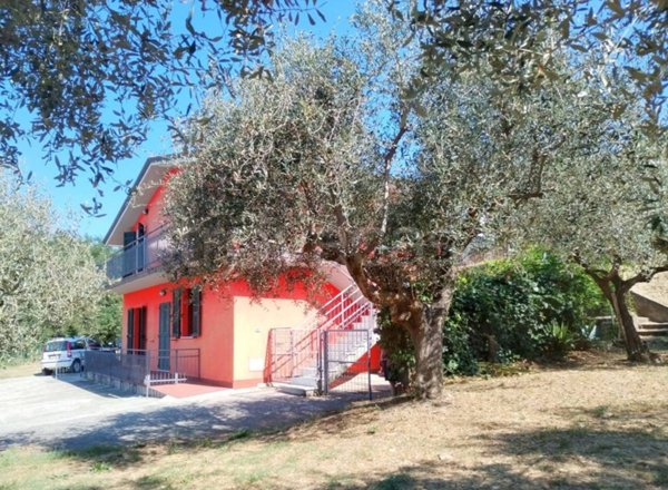 casa indipendente in vendita a Sarzana in zona Falcinello