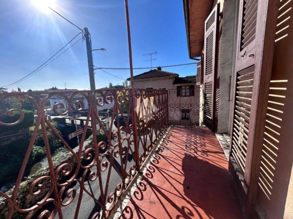 casa indipendente in vendita a Sarzana in zona Falcinello