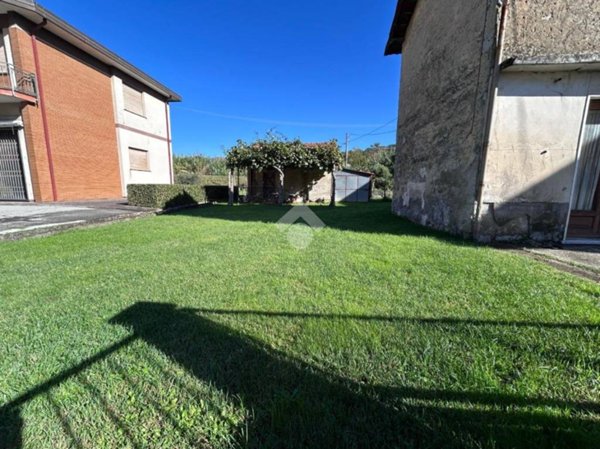 casa indipendente in vendita a Sarzana in zona Falcinello