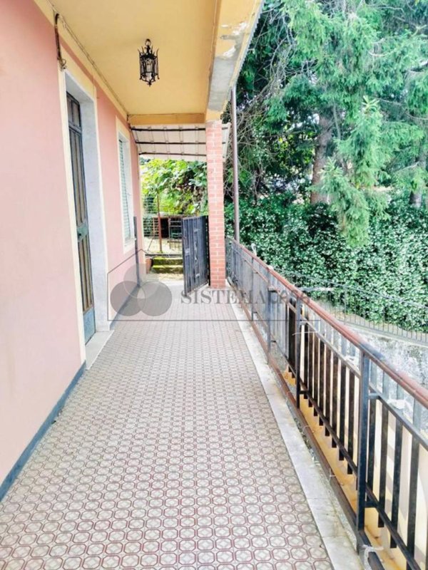 casa indipendente in vendita a Sarzana in zona Falcinello