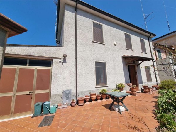 casa indipendente in vendita a Lodi in zona Olmo