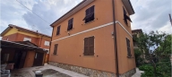 casa indipendente in vendita a Sarzana
