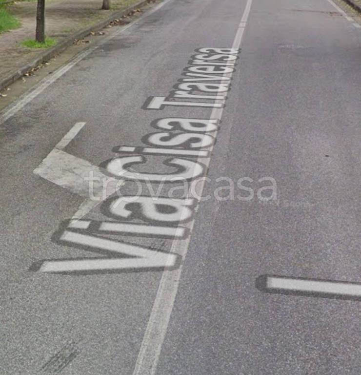 locale di sgombero in vendita a Sarzana