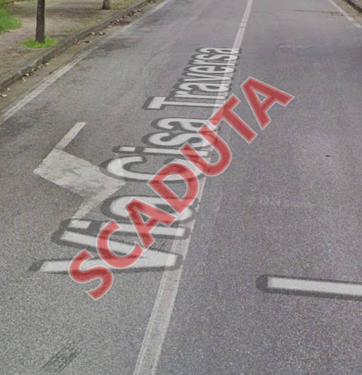locale di sgombero in vendita a Sarzana