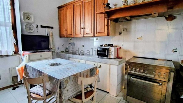 casa semindipendente in vendita a Sarzana