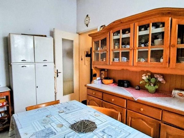 casa indipendente in vendita a Sarzana