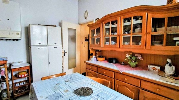 casa indipendente in vendita a Sarzana