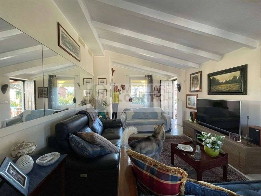 casa indipendente in vendita a Sarzana