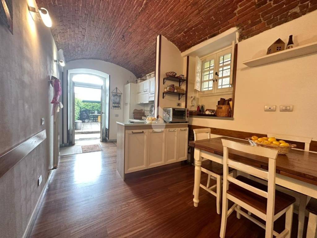 appartamento in vendita a Sarzana in zona Falcinello