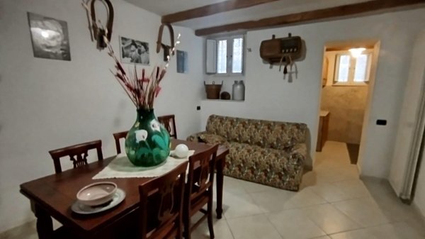 casa indipendente in vendita a Sarzana