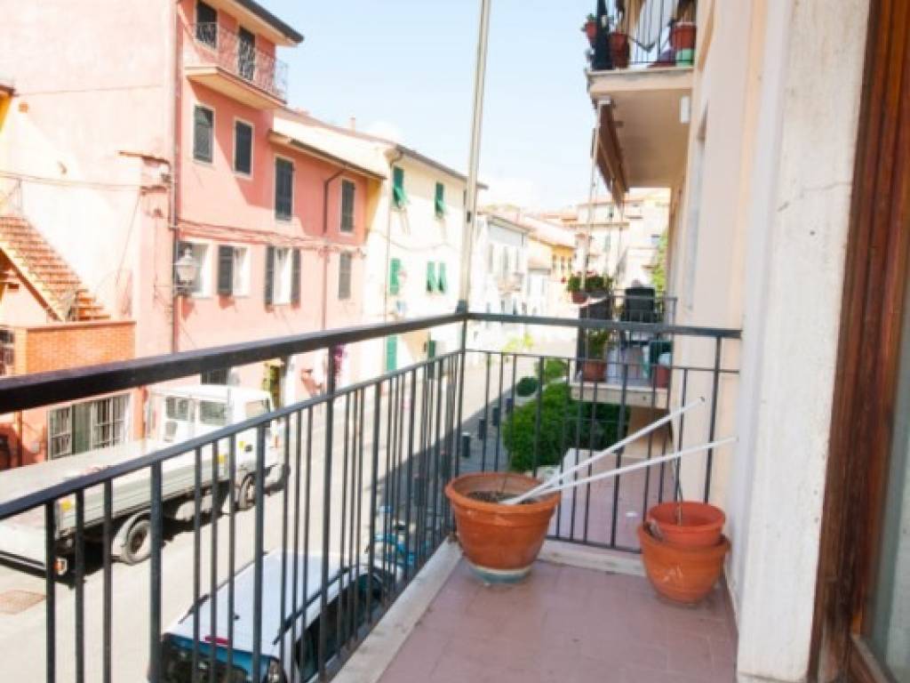 appartamento in vendita a Sarzana