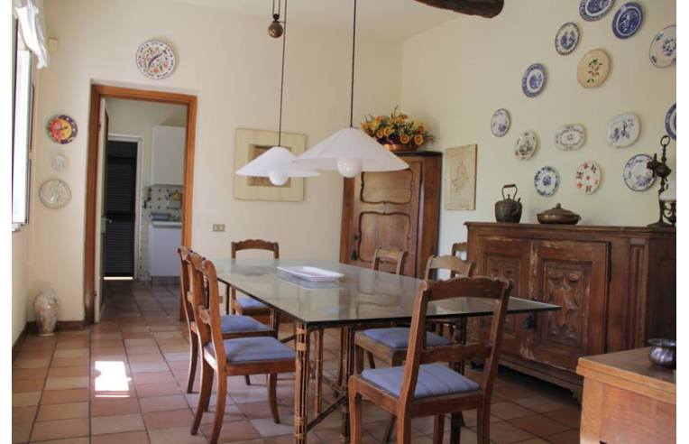casa indipendente in vendita a Sarzana
