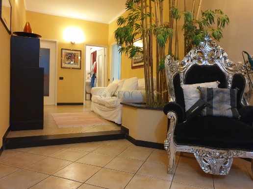 casa indipendente in vendita a Sarzana