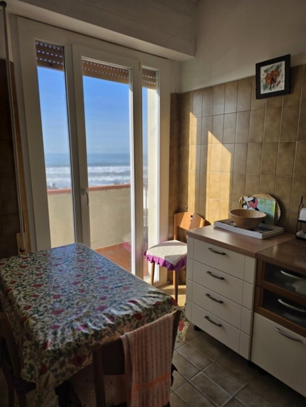 appartamento in vendita a Sarzana in zona Marinella di Sarzana