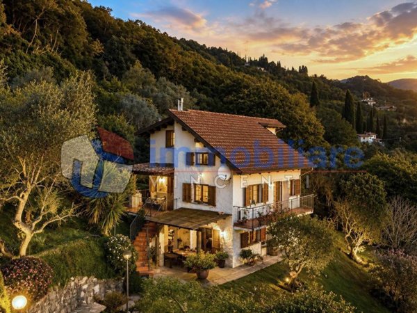 casa indipendente in vendita a Sarzana in zona Falcinello