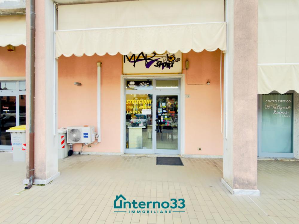 negozio in vendita a Sarzana