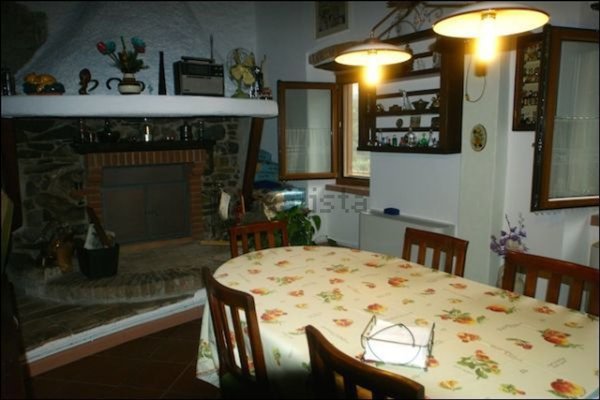 casa indipendente in vendita a Sarzana