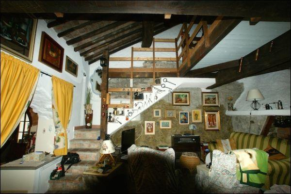 esavano in vendita a Sarzana