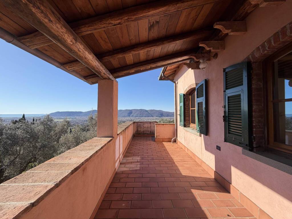 casa indipendente in vendita a Sarzana