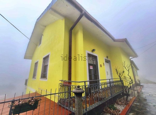 casa indipendente in vendita a Sarzana