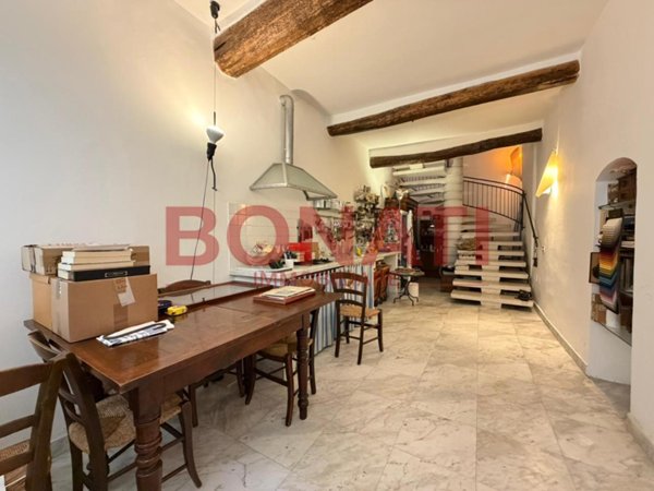 casa indipendente in vendita a Sarzana