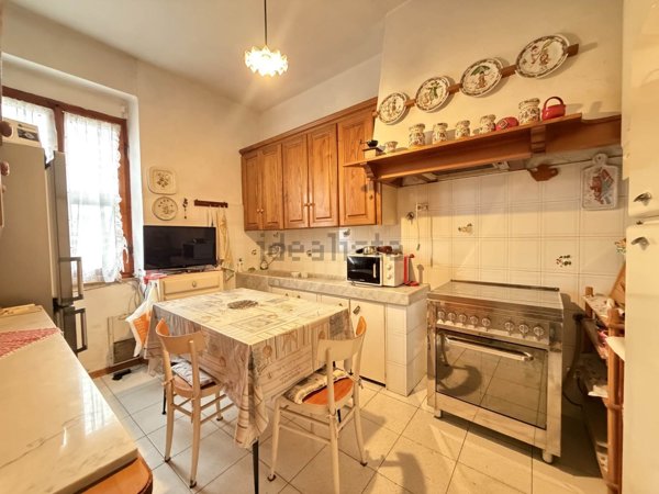 casa indipendente in vendita a Sarzana