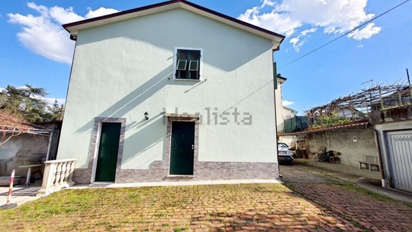 casa semindipendente in vendita a Sarzana