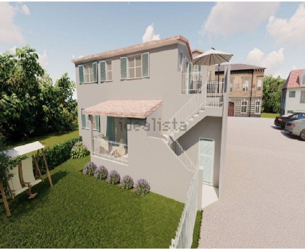 casa indipendente in vendita a Sarzana