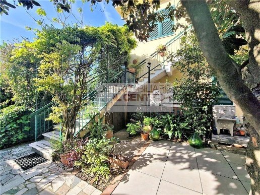 casa semindipendente in vendita a Sarzana