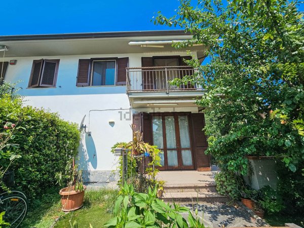 casa indipendente in vendita a Sarzana