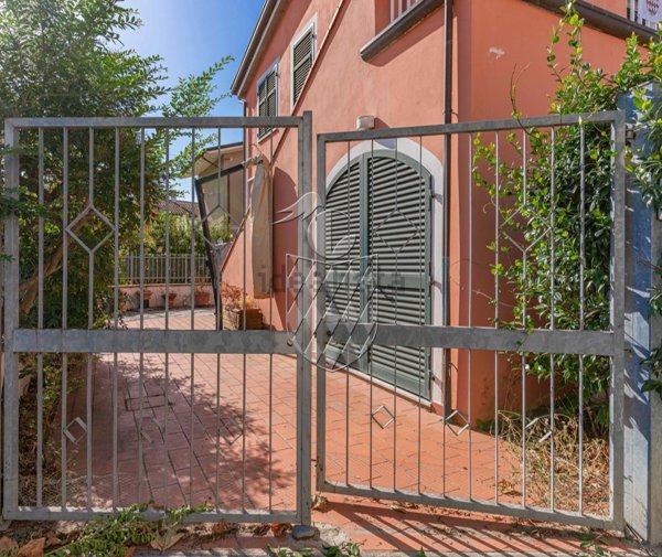 quadrivano in vendita a Sarzana