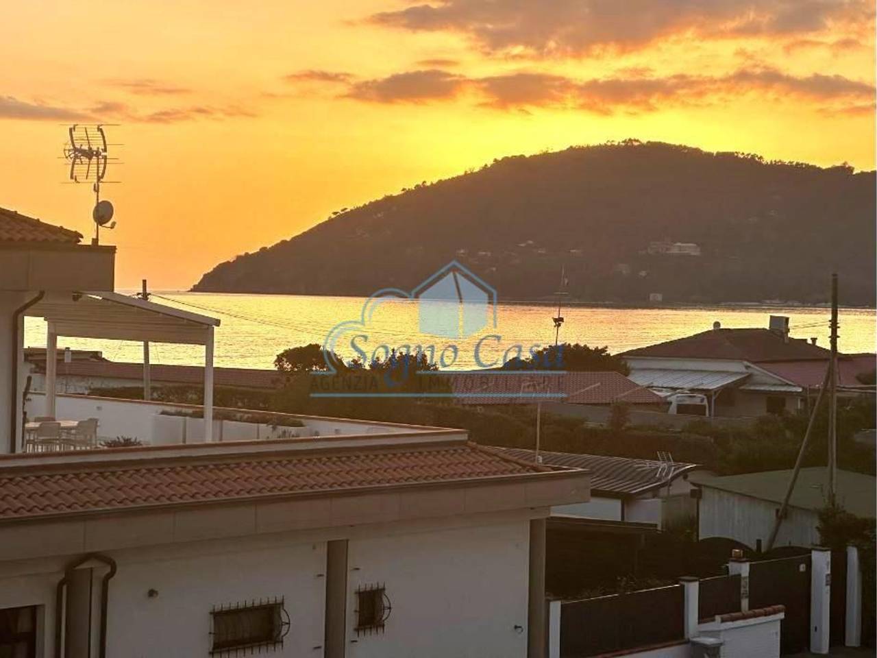 appartamento in vendita a Sarzana in zona Marinella di Sarzana