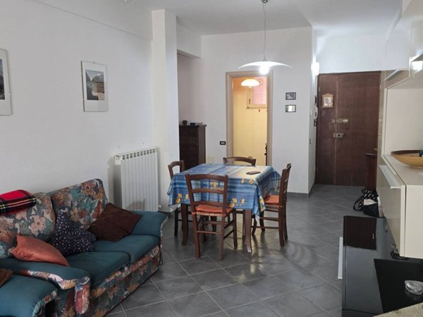 appartamento in vendita a Sarzana in zona Marinella di Sarzana