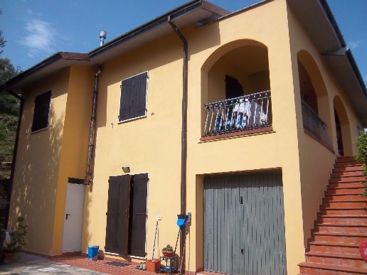 casa indipendente in vendita a Sarzana in zona Falcinello