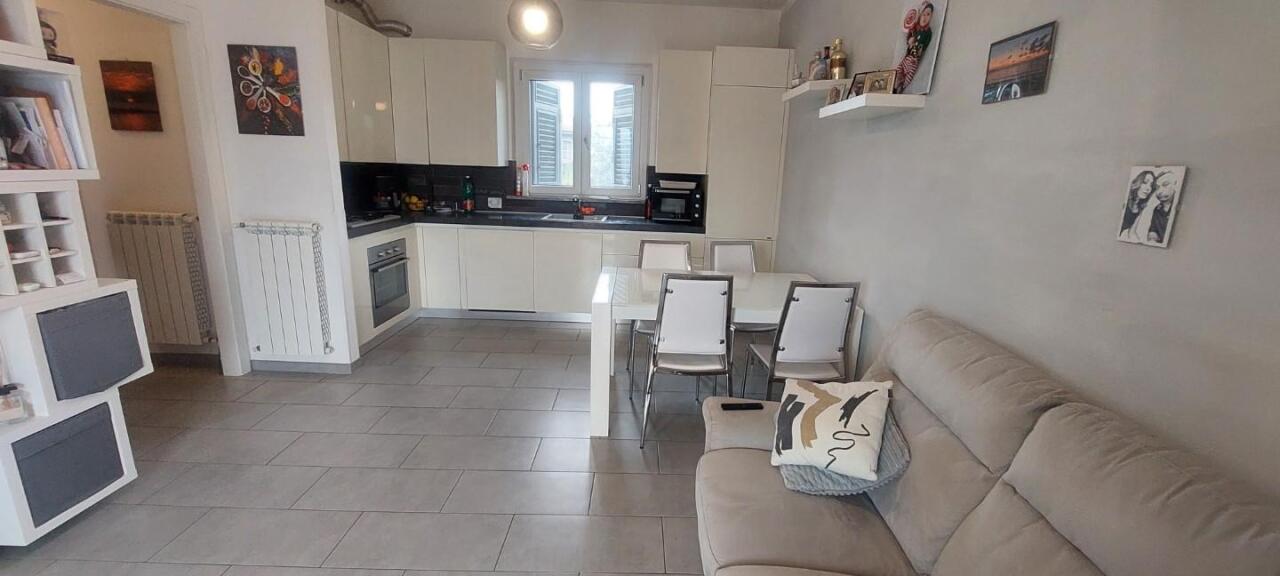 casa indipendente in vendita a Sarzana
