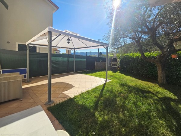 casa indipendente in vendita a Sarzana in zona San Lazzaro