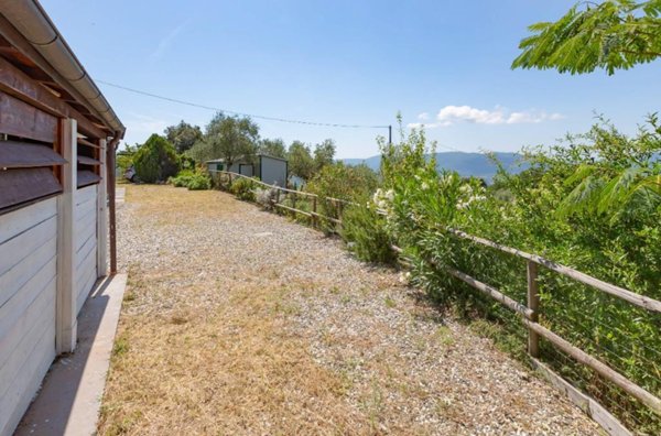 casa indipendente in vendita a Sarzana in zona Falcinello