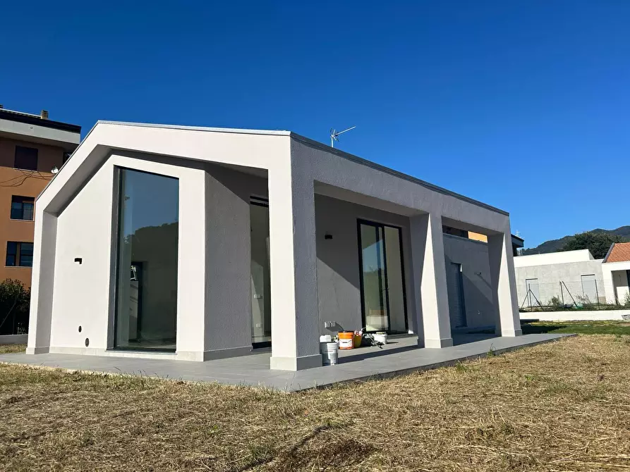 casa indipendente in vendita a Sarzana