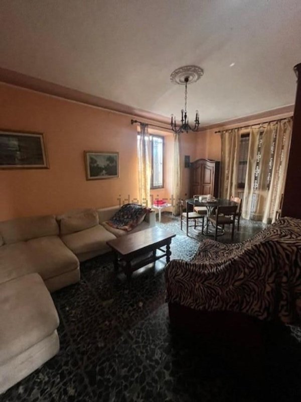 casa indipendente in vendita a Sarzana