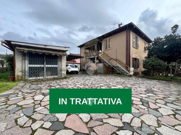 casa indipendente in vendita a Sarzana