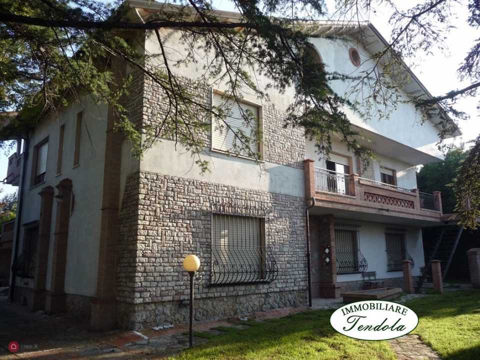 casa indipendente in vendita a Sarzana