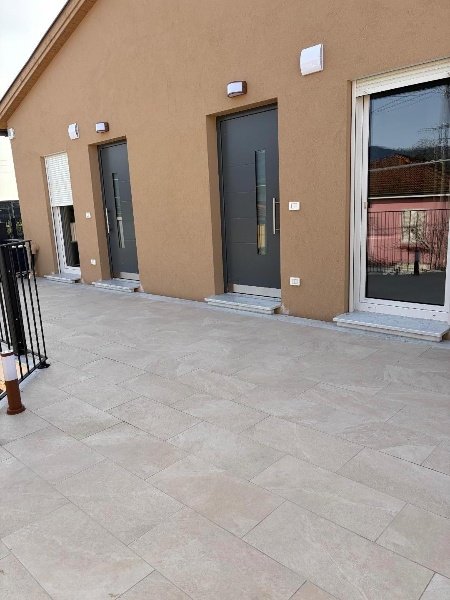 casa indipendente in vendita a Sarzana