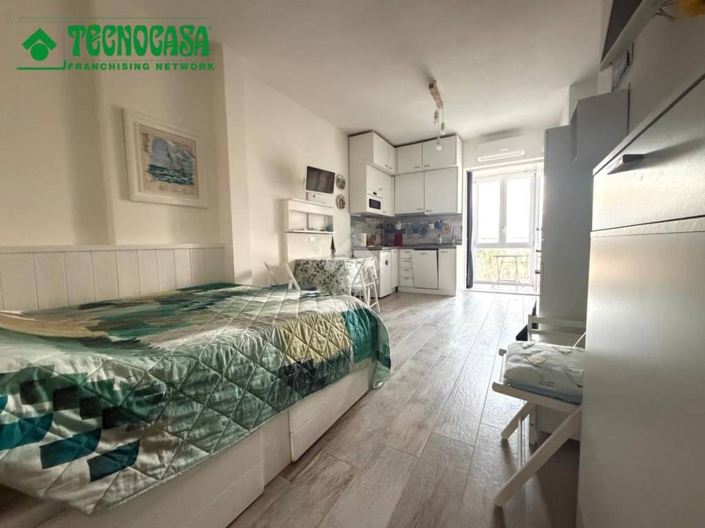 appartamento in vendita a Sarzana in zona Marinella di Sarzana