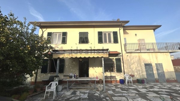 appartamento in vendita a Sarzana