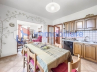 casa indipendente in vendita a Sarzana